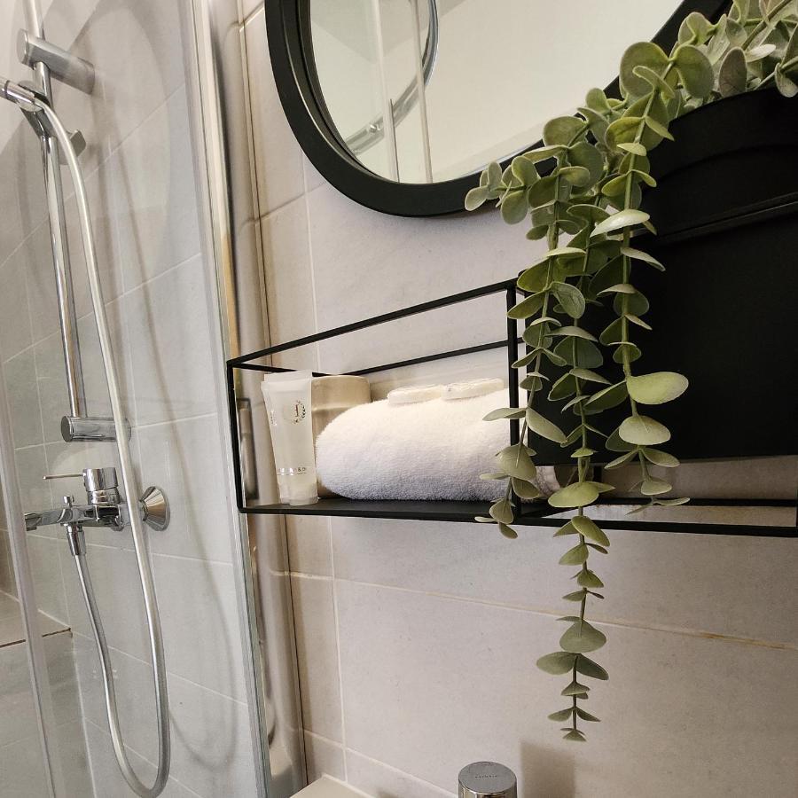 The-Point Lovely Studio In Center Of Bukares Bagian luar foto